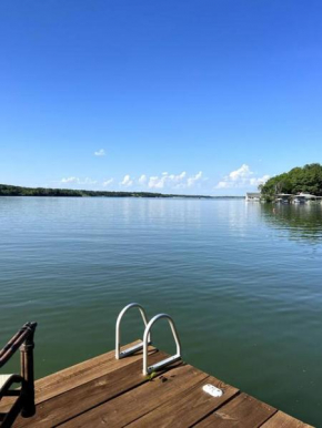 Lakefront Home at Moss Lake